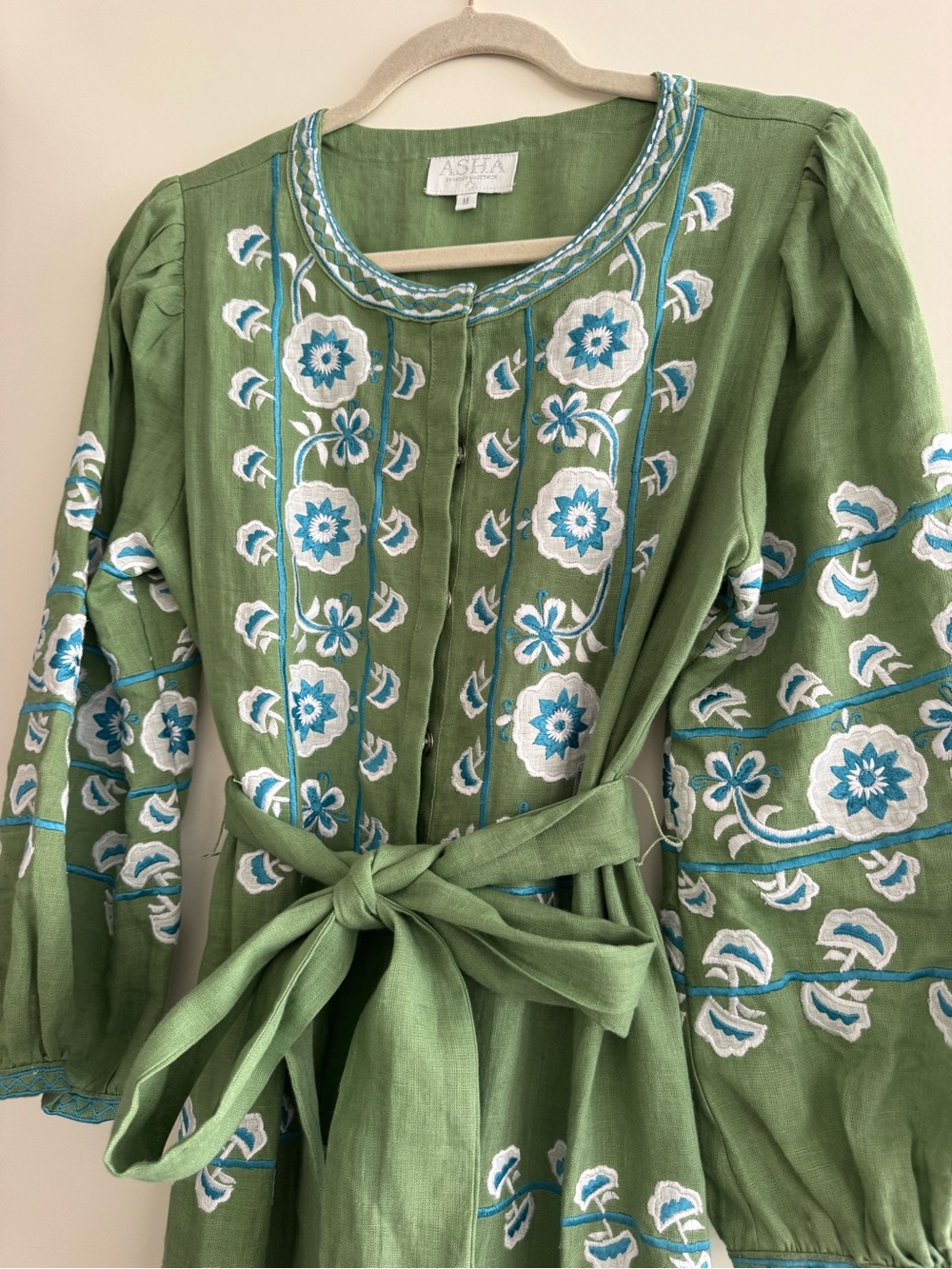 Lucia dress by ASHA emerald green linen with blue embroidery! Perfect dress! - Picture 5 of 9